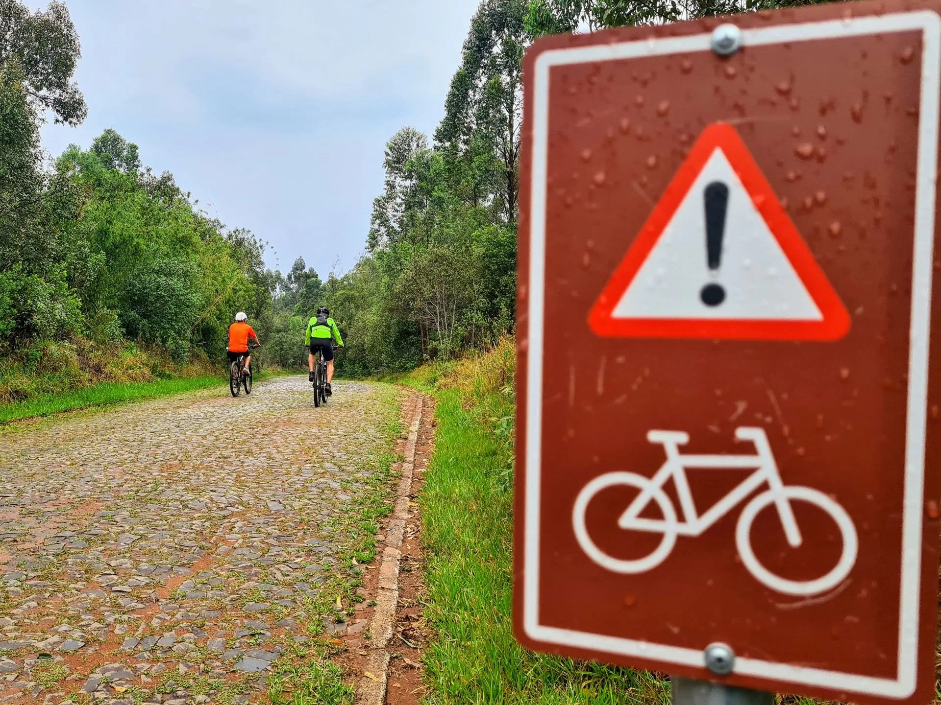 Rota de cicloturismo autoguiada e sinalizada no Paraná, outro belo exemplo de como criar rotas e circuitos de cicloturismo.