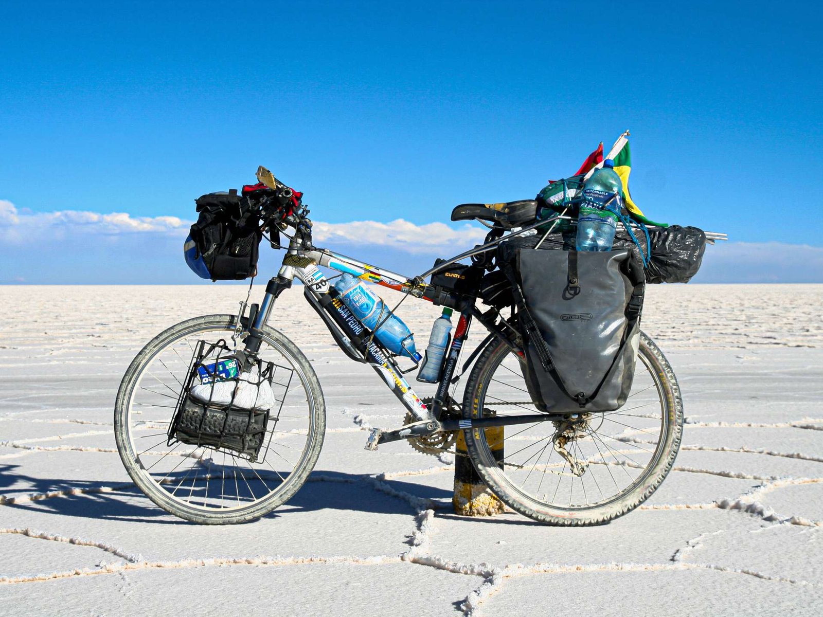 Cicloturismo, Cicloviagem e uma expedição pela América do Sul de bicicleta com bajeiros alforges