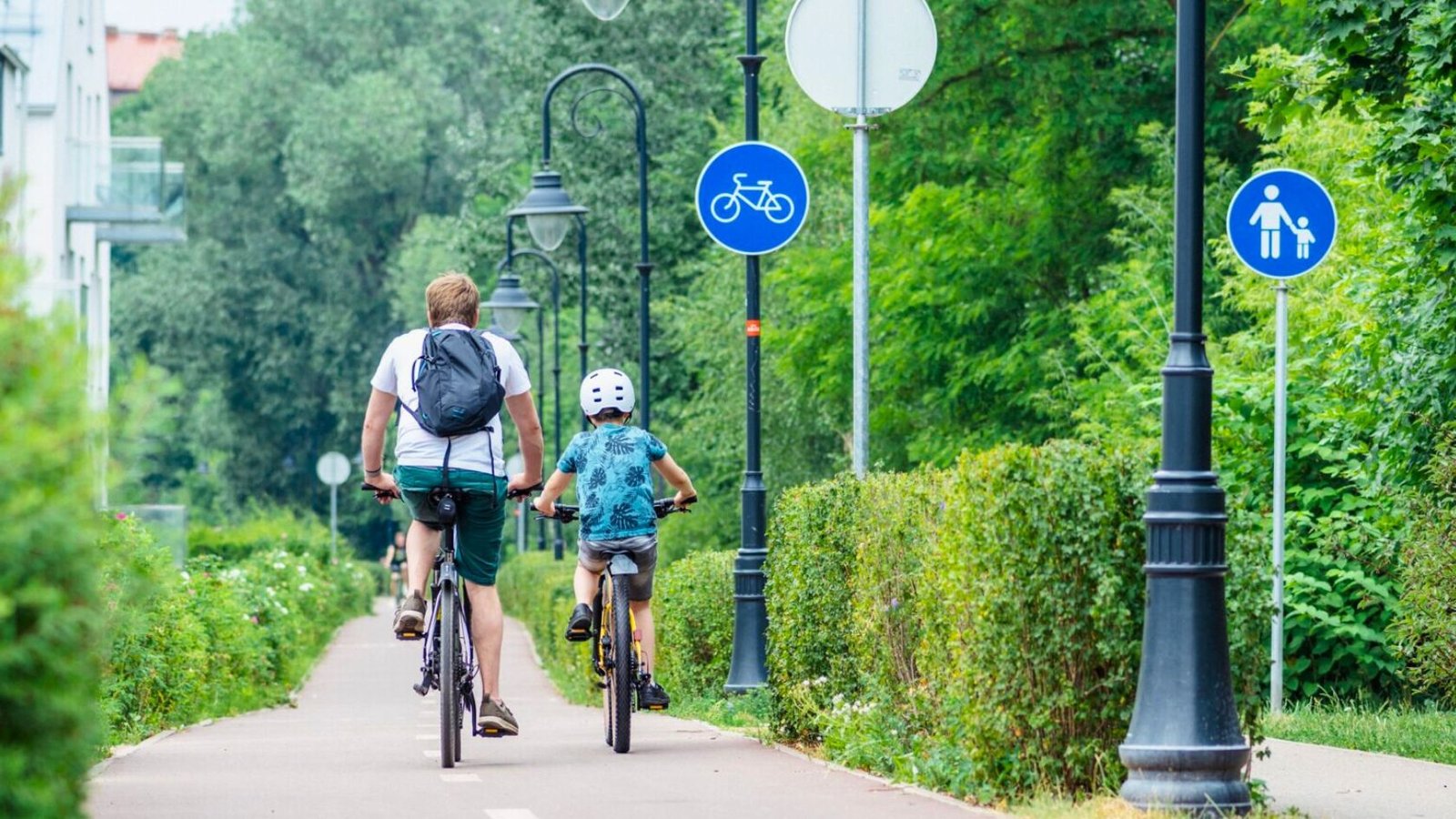 Ciclovia em ambiente urbano localizada na Europa para Cicloturismo e Ciclomobilidade Sustentável