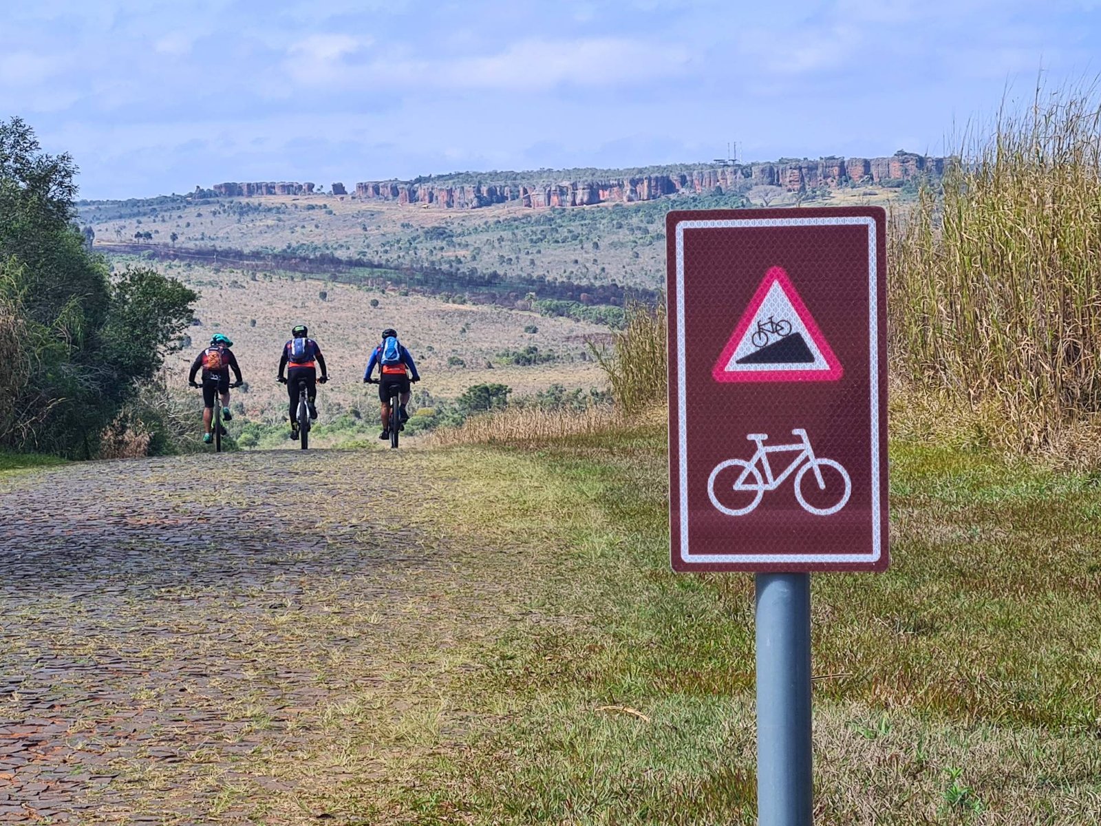 Cicloturistas apreciam e compartilham experiências ao Revitalizar a Rota dos Tropeiros.