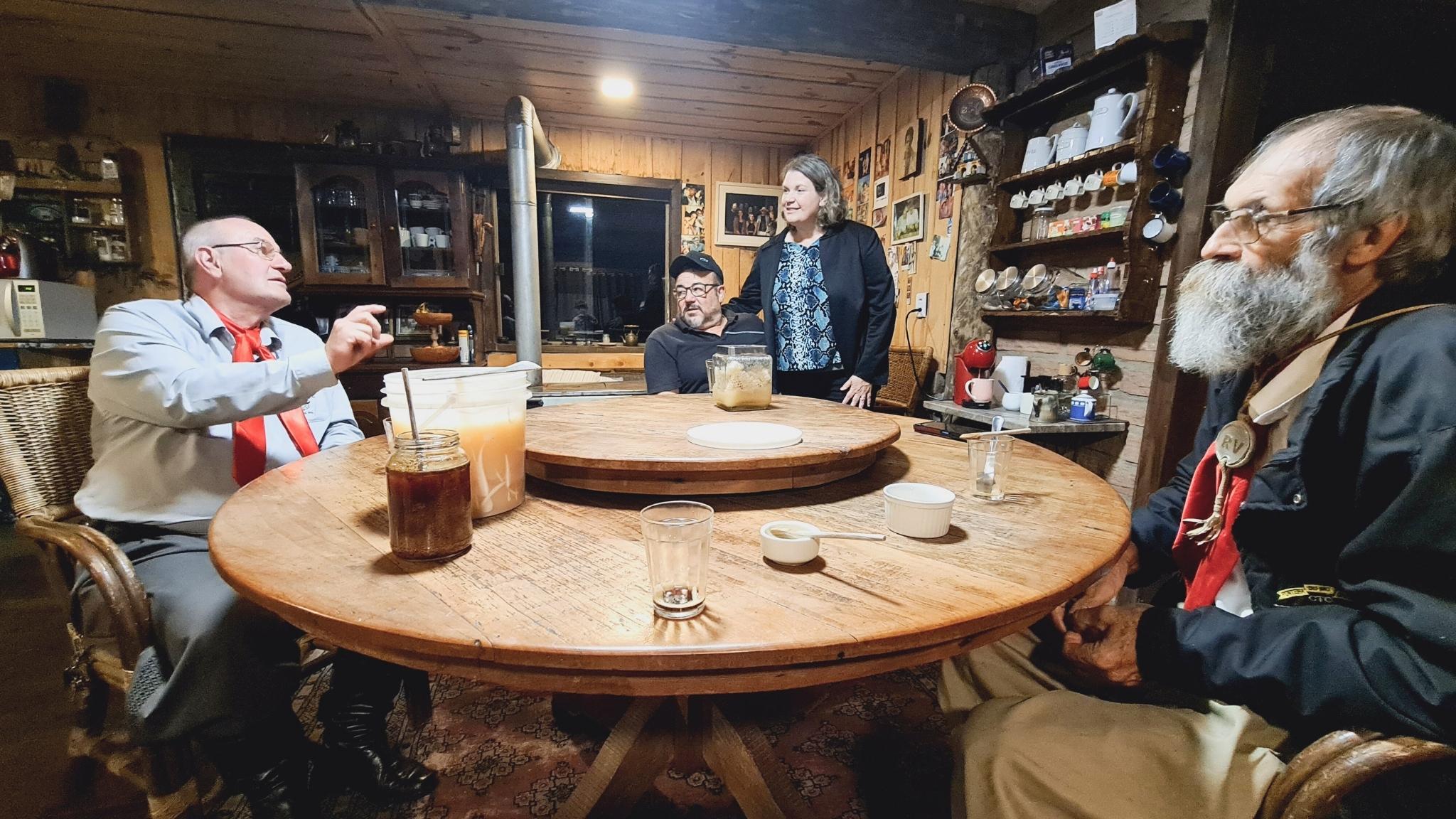 Gaúchos Compartilhando experiências na Pousada Vista do Vale Chalés em Cambará do Sul.