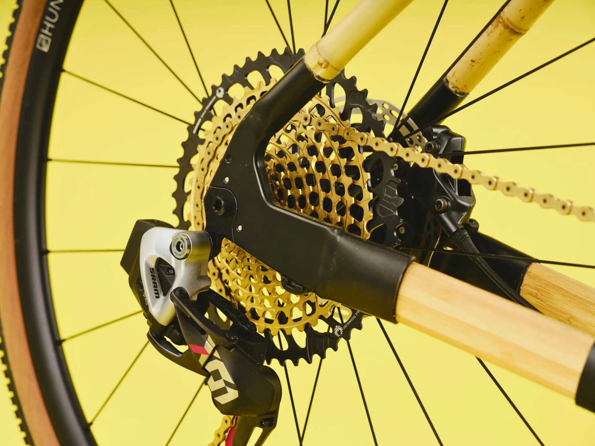 Mountain bike de bambu com tecnologia de alta qualidade. Mountain bike de bambu com tecnologia de ponta e marchas de alta qualidade.